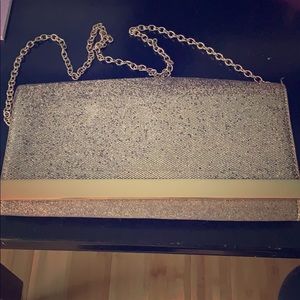 Gold sparkle cultch with gold chain